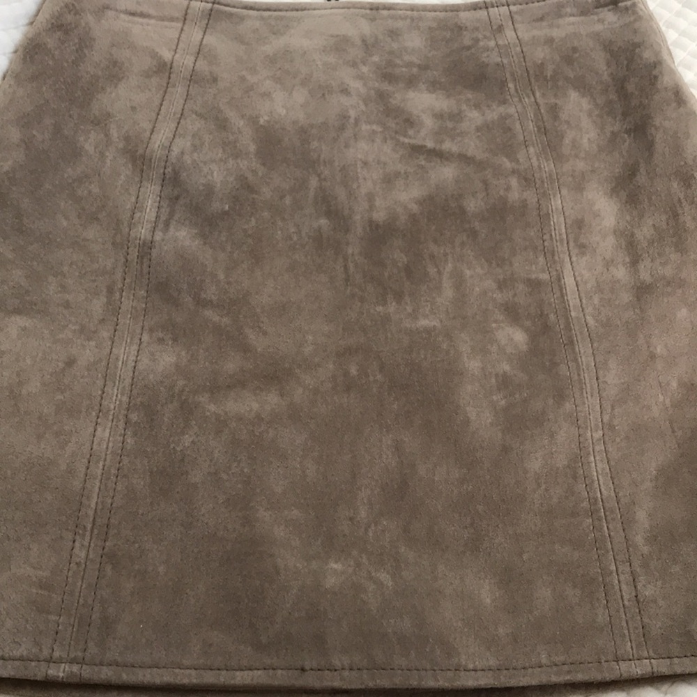 Skirt - Picture 3 of 6